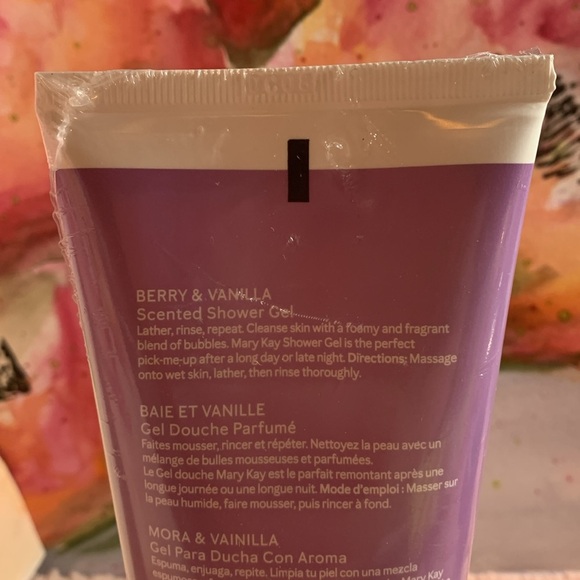 Mary Kay® Berry & Vanilla Scented Shower Gel new unopened - Picture 3 of 4